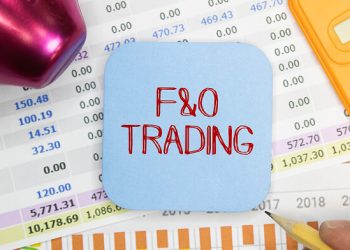 What are the Main Risks Associated with Derivatives Trading?